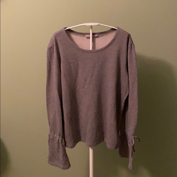 🔴grey & grey NWT woman’s shirt 🔴 - Picture 1 of 4